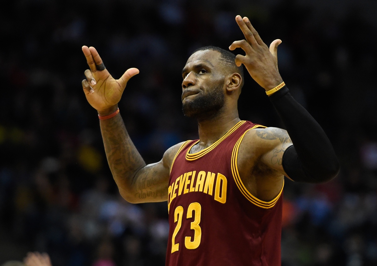 TOP TEN REASONS WHY SOME FANS HATE/LOVE LEBRON JAMES